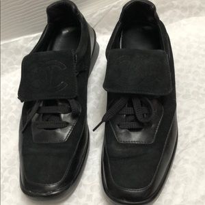 Chanel black leather and suede shoes sz 37